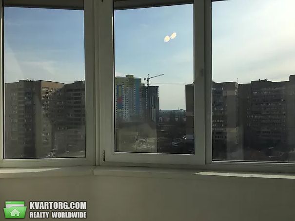 Rent out 2-room apartment. Киев,  Братская — photo 3