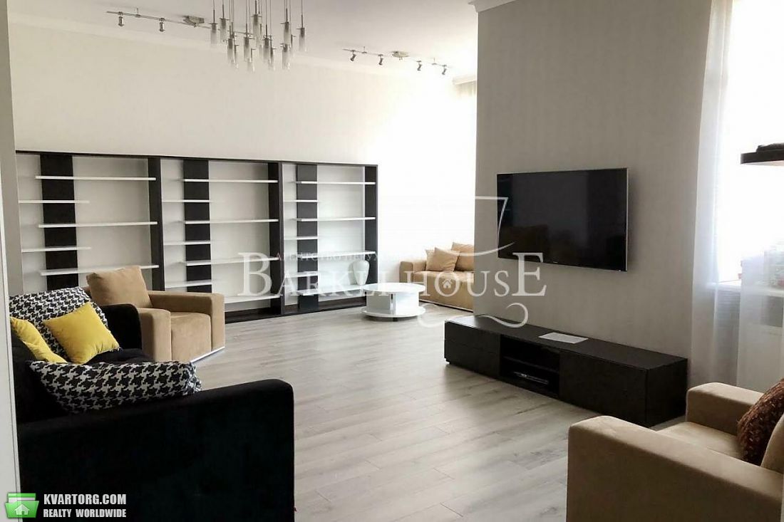 Rent out 3-room apartment. Киев,  Дмитриевская — photo 1