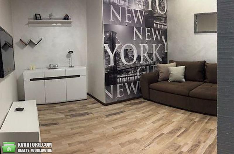 Rent out 2-room apartment. Киев,  Днепровская наб — photo 1