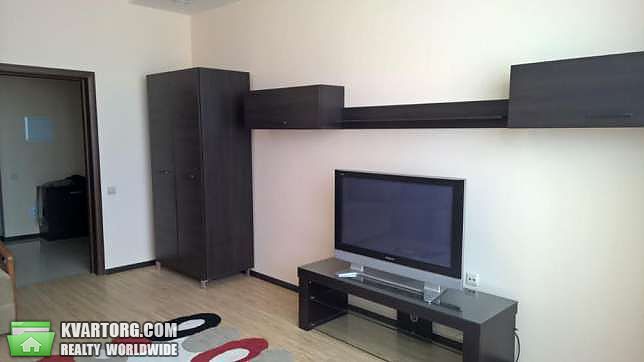 Rent out 1-room apartment. Киев,  Урловская — photo 1