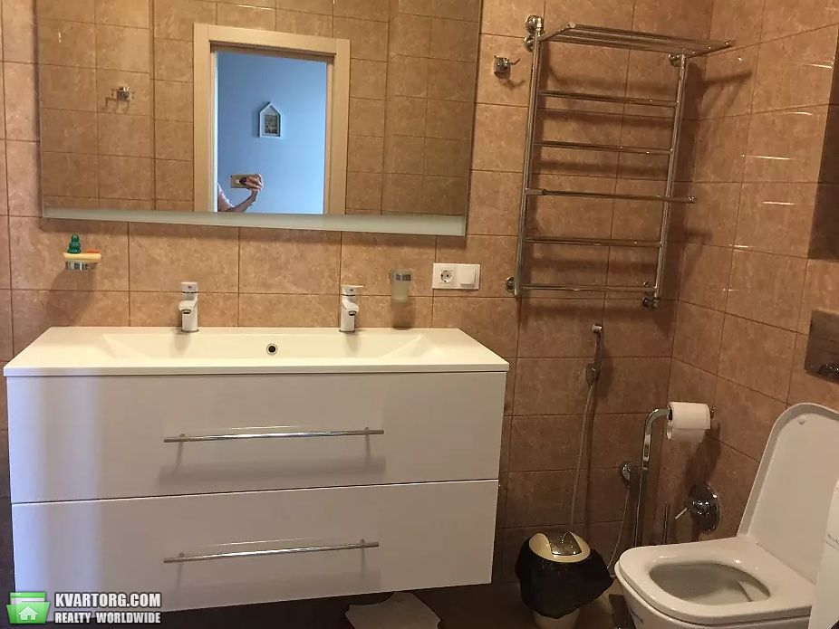 Rent out 3-room apartment. Киев,  Рижская — photo 3