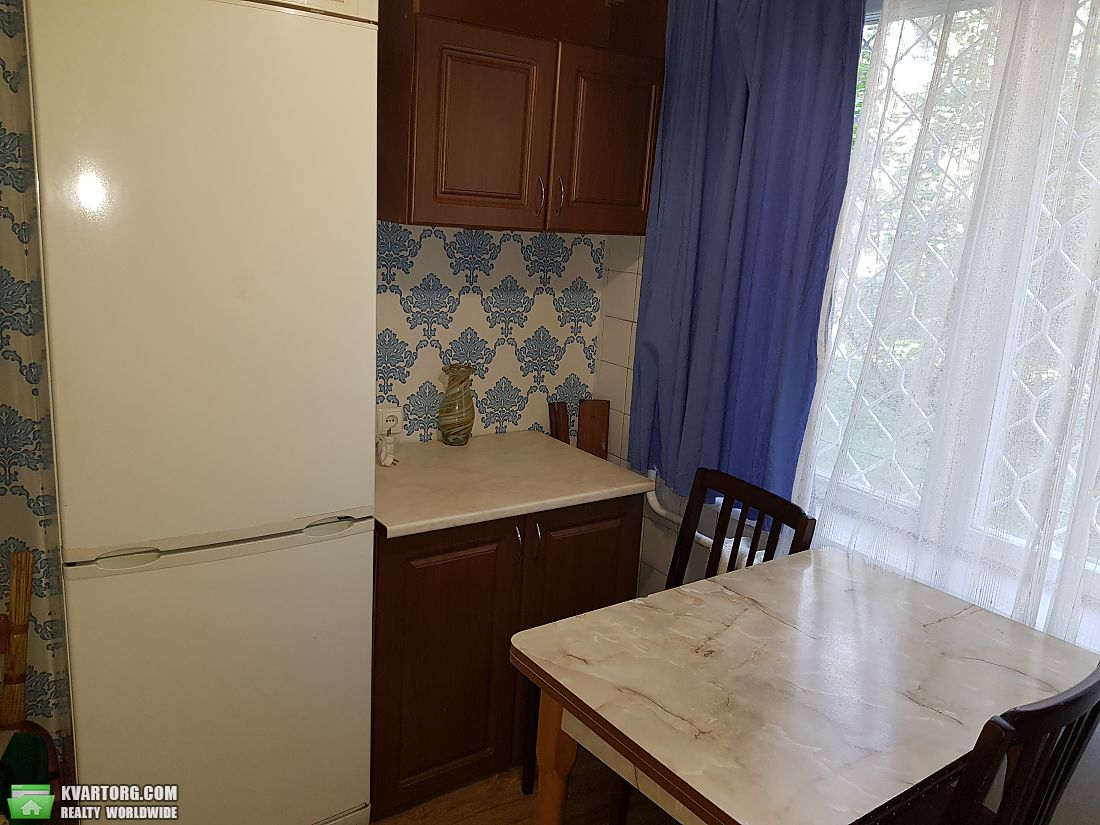 Rent out 1-room apartment. Киев,  Салютная — photo 3