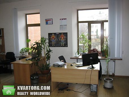 Rent out office. Киев, ул. Павловская — photo 1