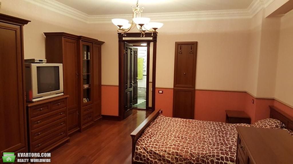 Rent out 3-room apartment. Киев,  Клиническая — photo 5