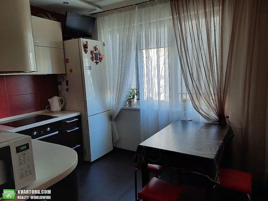 Sell 3-room apartment. Киев,  Героев Днепра — photo 1
