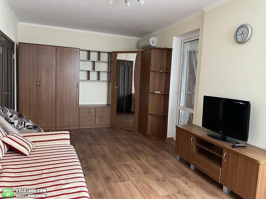 Rent out 1-room apartment. Киев,  Трутенко — photo 2