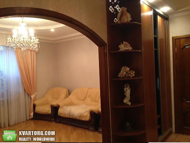 Rent out 3-room apartment. Киев,  Мельникова — photo 2