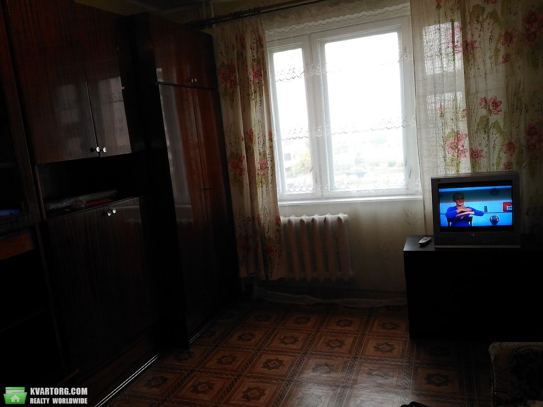 Rent out 1-room apartment. Киев, Вишняковская — photo 1
