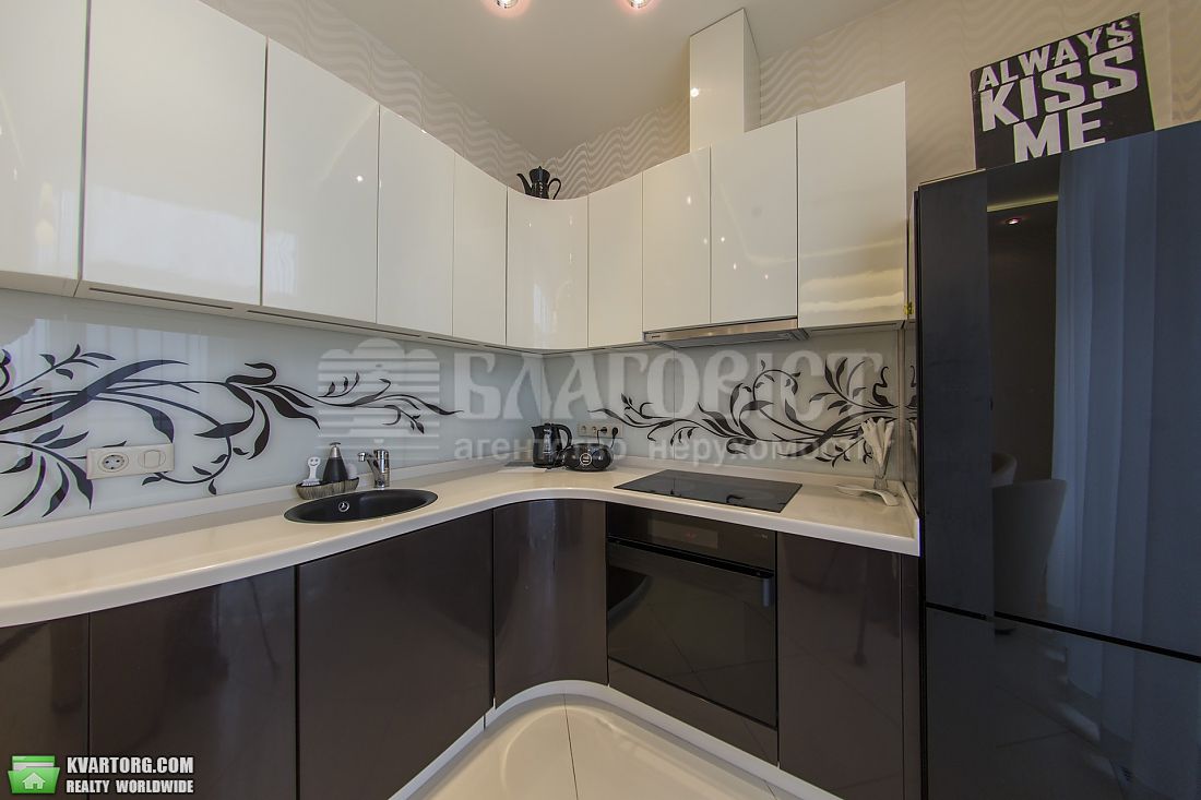Rent out 2-room apartment. Киев,  Мельникова — photo 9