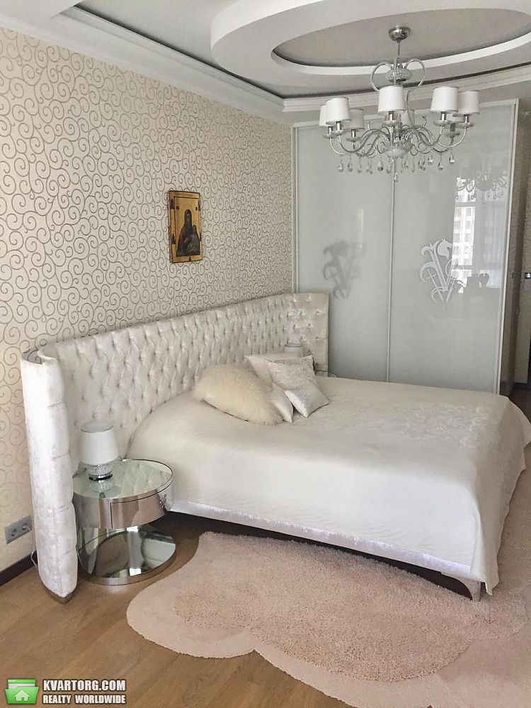 Rent out 5-room apartment. Киев, Драгомирова ул. — photo 1