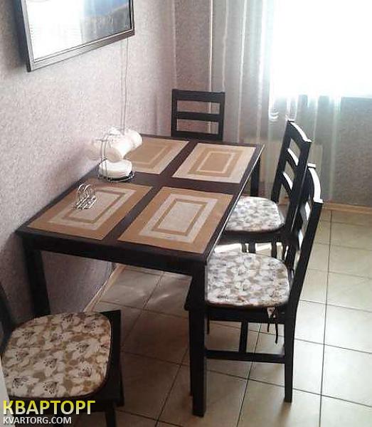 Rent out 2-room apartment. Киев,  Ахматовой — photo 2