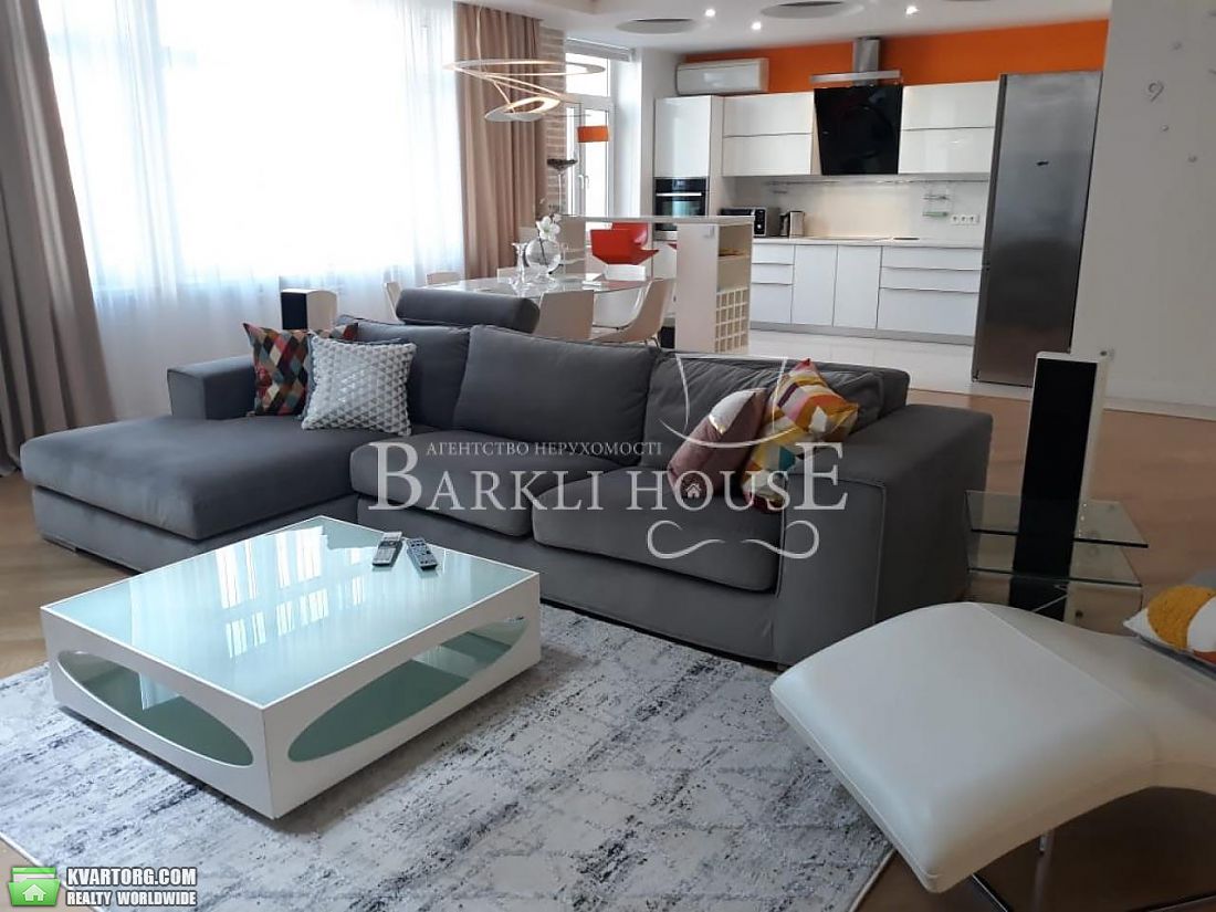 Rent out 4-room apartment. Киев,  Щекавицкая — photo 1