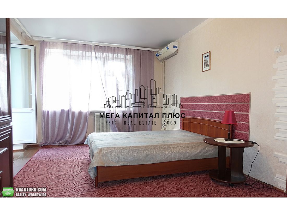 Rent out 1-room apartment. Киев,  Тургеневская — photo 1