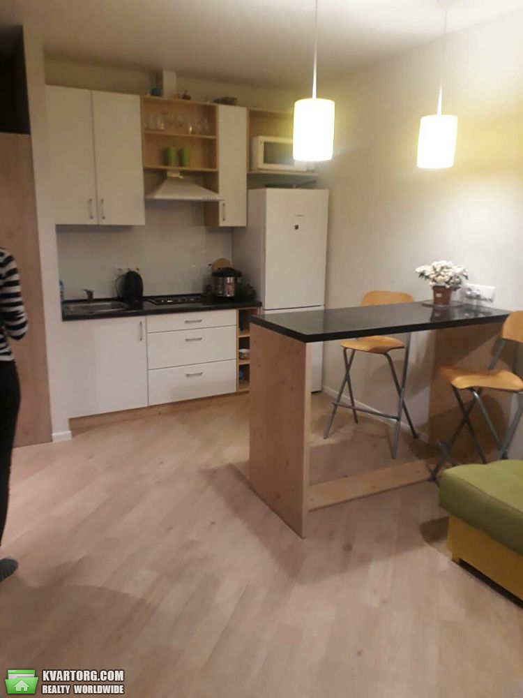 Rent out 1-room apartment. Киев, Гетьманская — photo 1