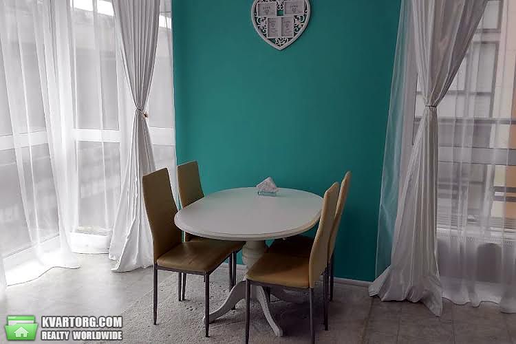 Rent out 2-room apartment. Киев,  Предславинская — photo 1