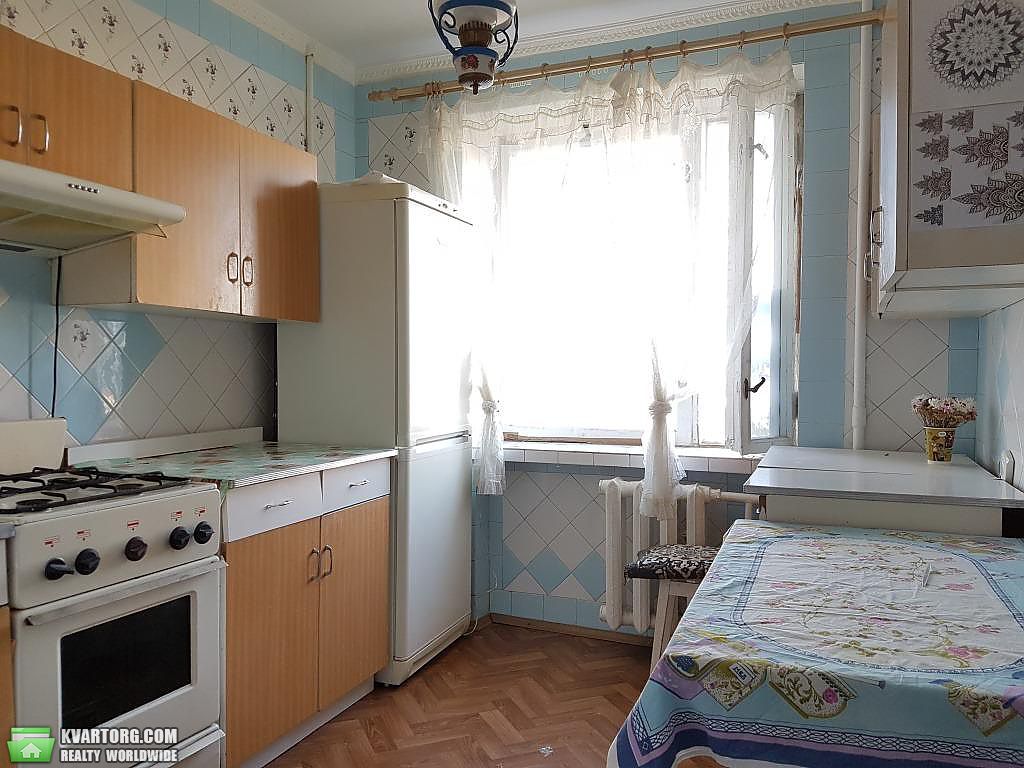 Rent out 2-room apartment. Киев,  Фучика — photo 1