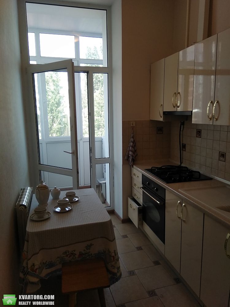 Rent out 1-room apartment. Киев,  Антоновича — photo 2