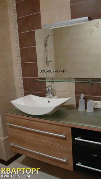 Rent out 2-room apartment. Киев, Урловская — photo 9