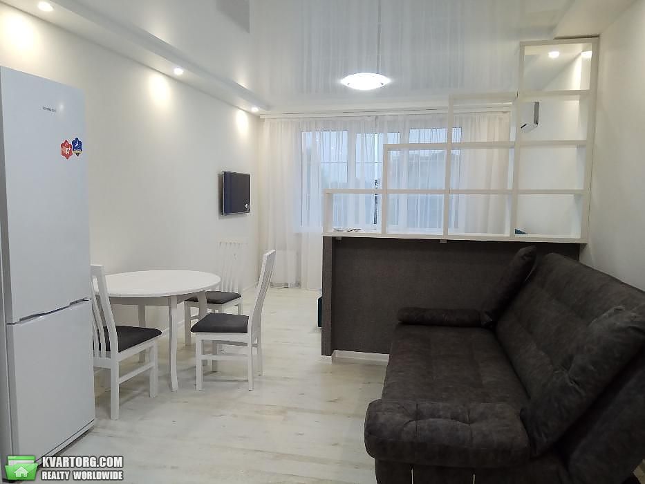 Rent out 1-room apartment. Киев, Дмитрия Луценко — photo 1