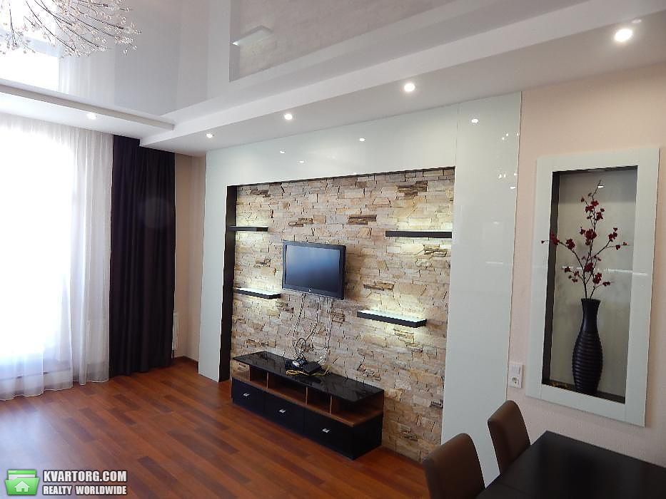Rent out 3-room apartment. Киев,  Щорса — photo 2