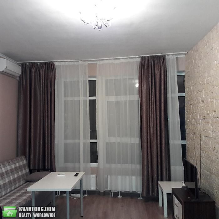Rent out 1-room apartment. Киев,  Кловский спуск — photo 4