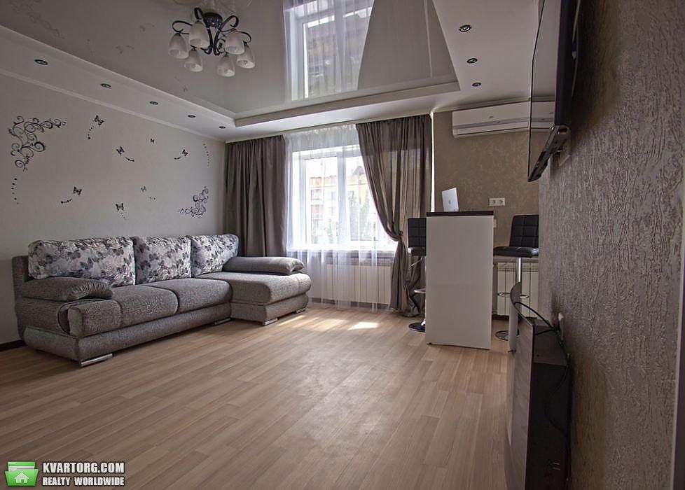 Rent out 2-room apartment. Киев,  Леси Украинки бул — photo 1
