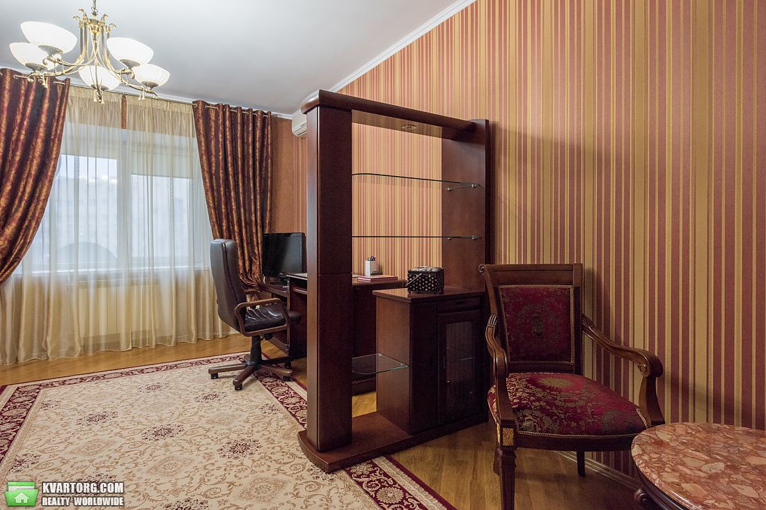 Rent out 3-room apartment. Киев,  Вузовская — photo 8