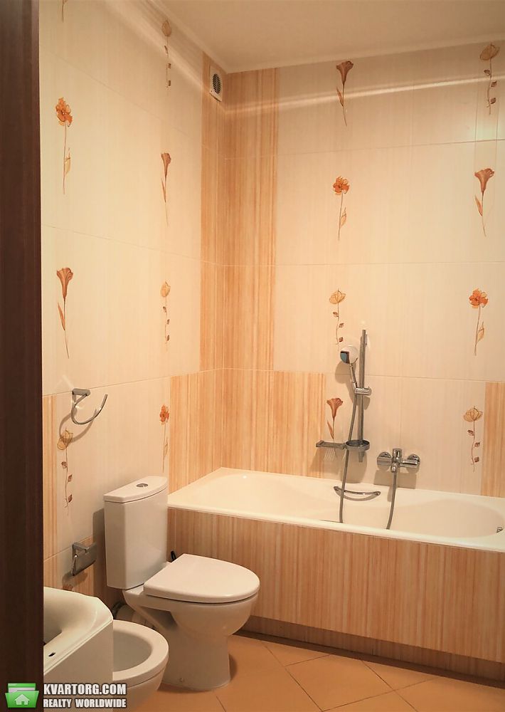 Rent out 3-room apartment. Киев, Почайнинская — photo 6