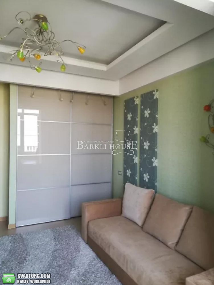 Rent out 3-room apartment. Киев,  Народного ополчения — photo 2