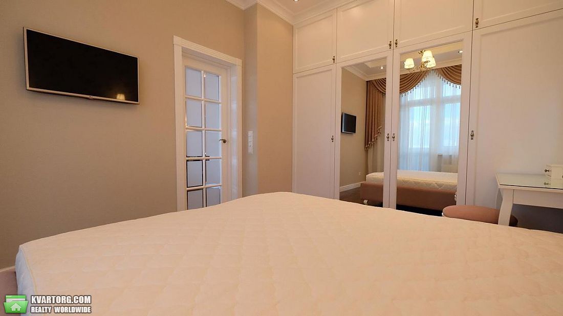 Rent out 2-room apartment. Киев, Коновальца — photo 4