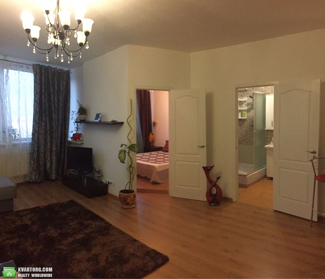 Rent out 2-room apartment. Киев,  Вышгородская — photo 8