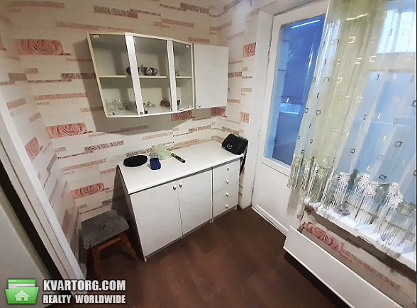 Rent out 1-room apartment. Киев,  Новомостицкая — photo 1