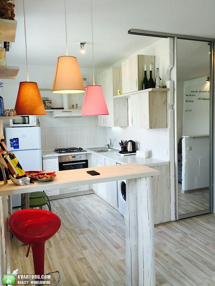 Rent out 2-room apartment. Киев,  Терещенковская — photo 2