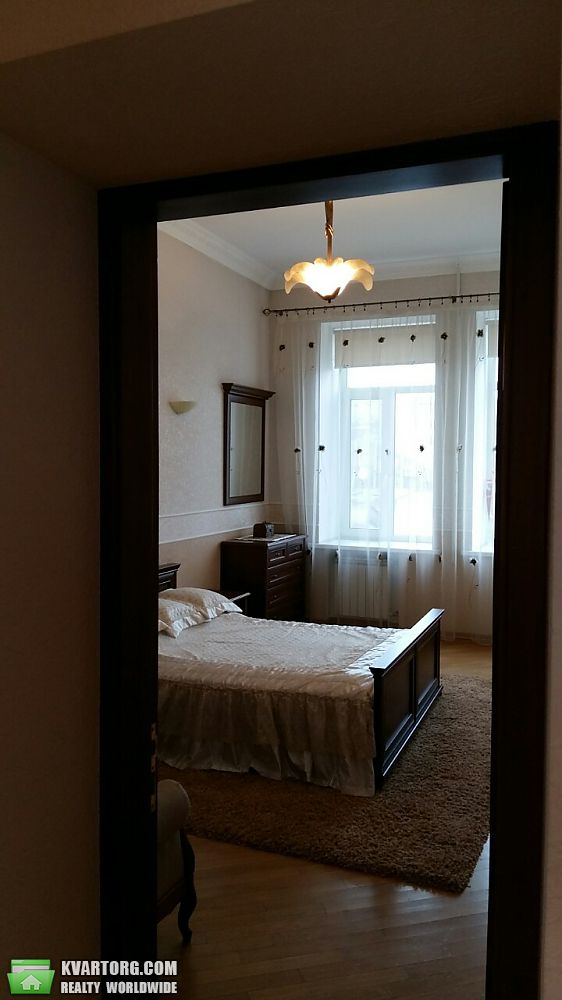 Rent out 3-room apartment. Киев,  Михайловский пер — photo 3