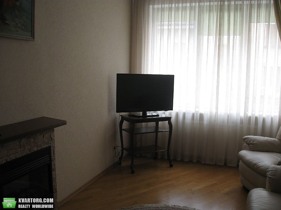 Rent out 2-room apartment. Киев,  Павловская — photo 2