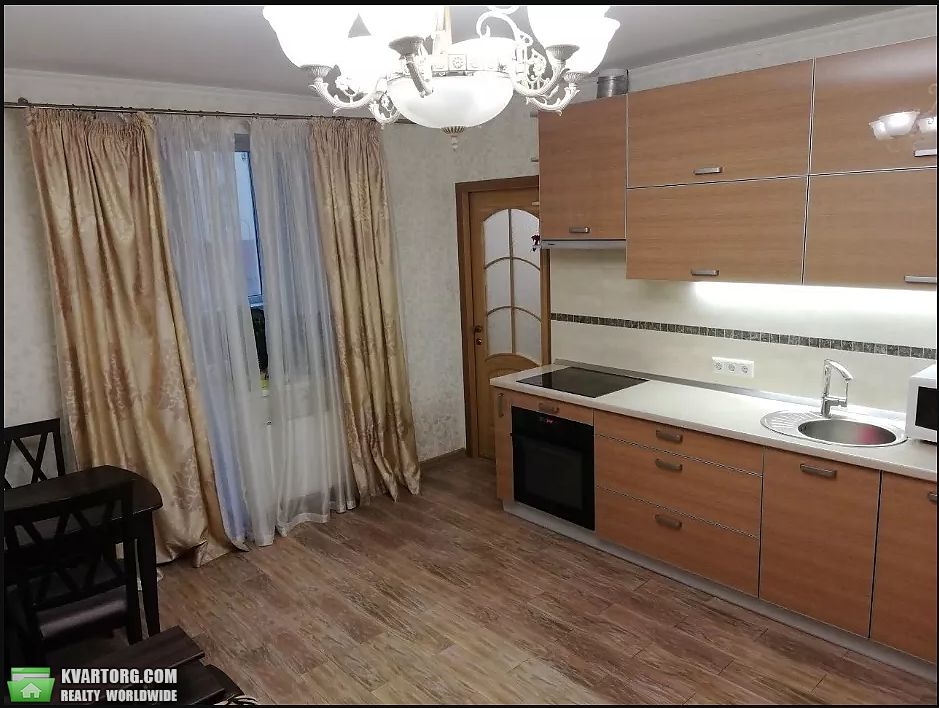 Rent out 2-room apartment. Киев,  Комбинатная — photo 1