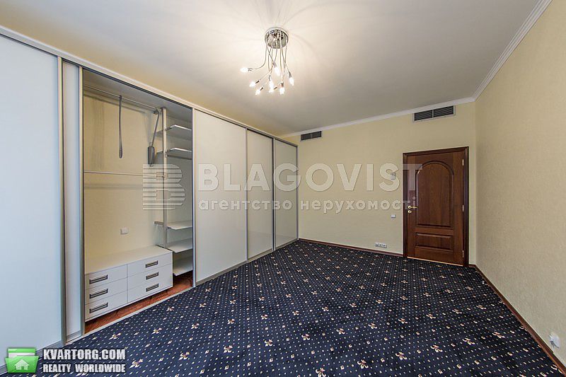 Rent out 4-room apartment. Киев,  Кропивницкого — photo 5
