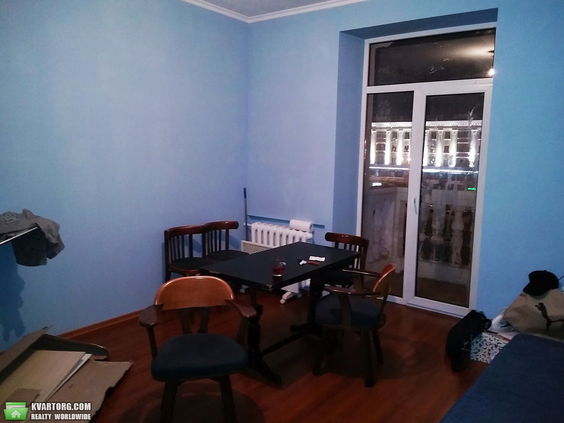 Sell 2-room apartment. Днепропетровск,  Петровского площадь — photo 2