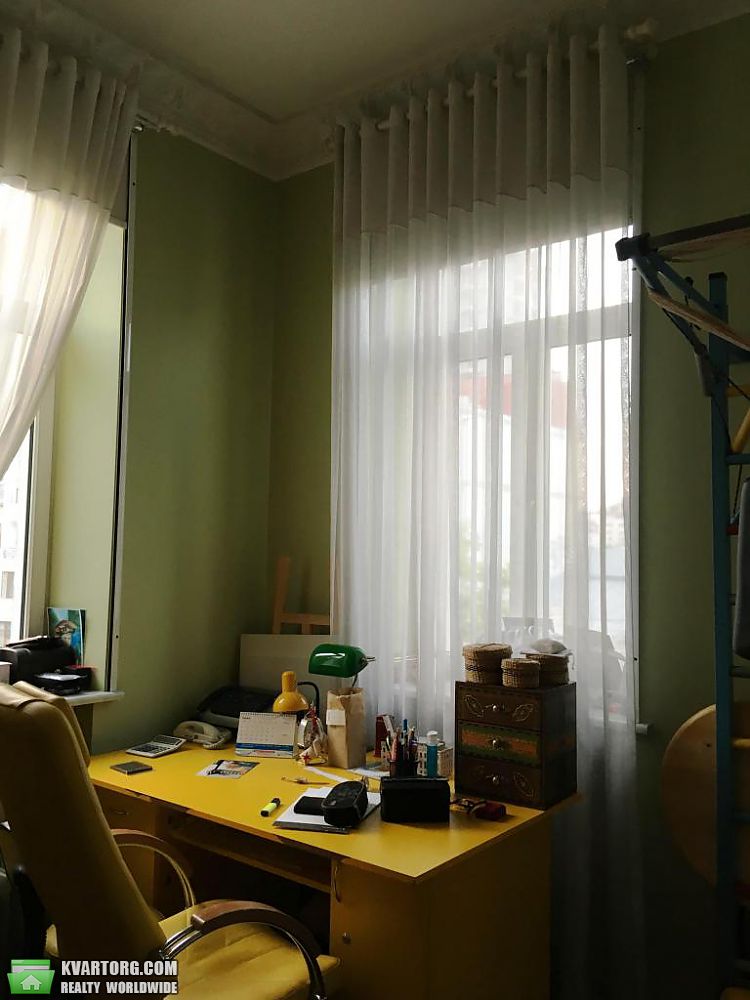 Rent out 3-room apartment. Киев,  Богдана Хмельницкого — photo 5
