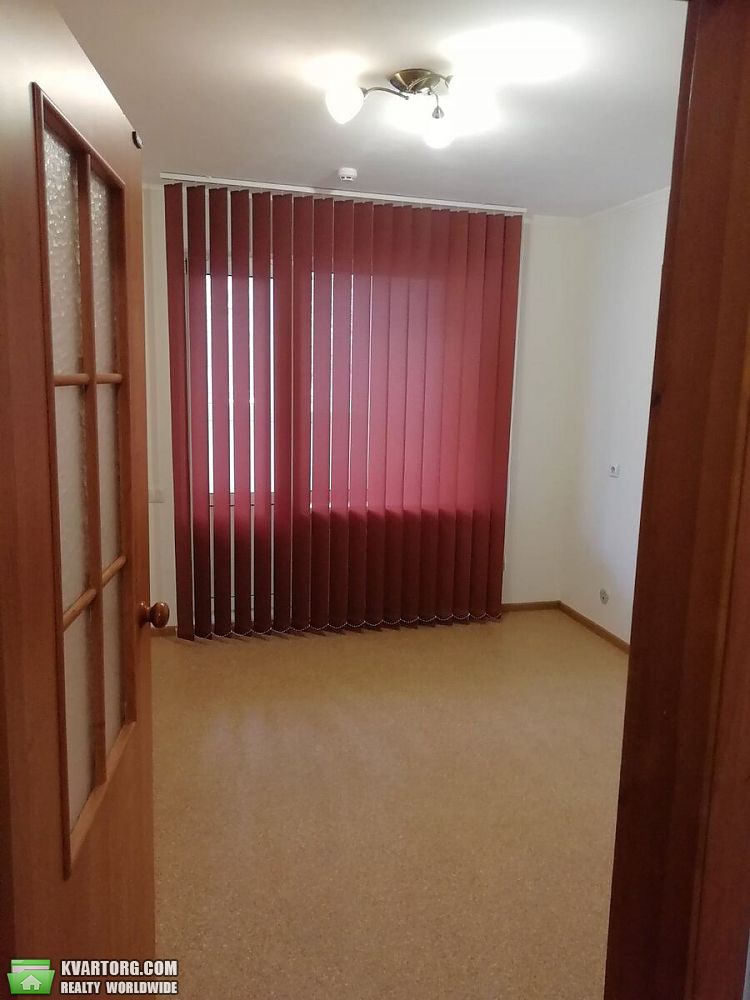 Rent out office. Киев, Урловская — photo 1