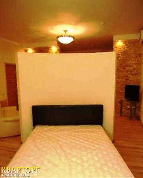 Rent out 1-room apartment. Киев,  Щорса — photo 1