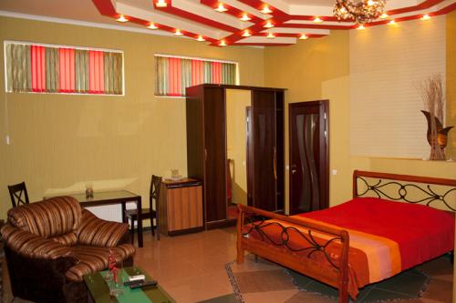 Rent out house. Харьков, Семиградская — photo 2