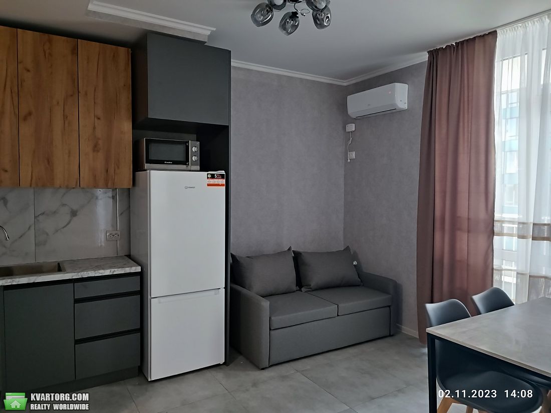 Rent out 1-room apartment. Киев, Зодчих — photo 2