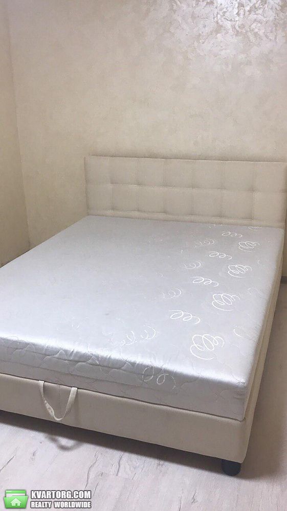 Rent out 1-room apartment. Киев, молодежный — photo 1