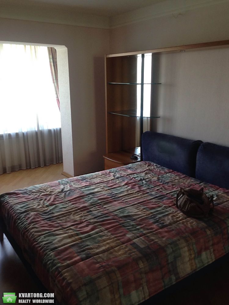 Rent out 3-room apartment. Киев,  Русановский бул — photo 8