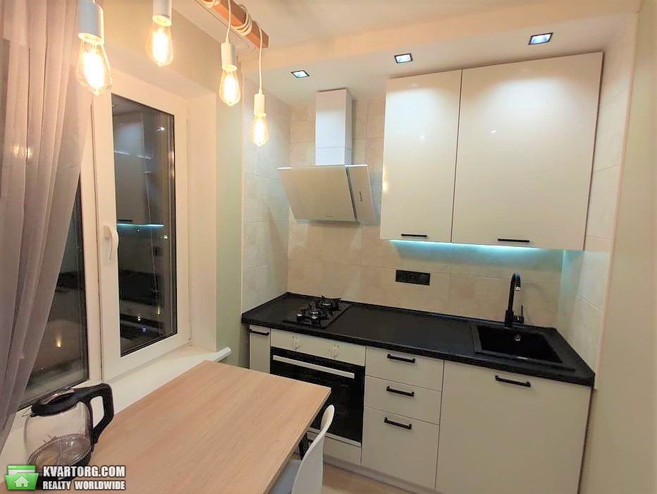 Rent out 1-room apartment. Киев,  Владимирская — photo 1