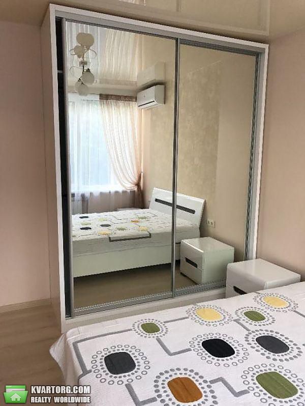Rent out 2-room apartment. Киев,  Богдана Хмельницкого — photo 4