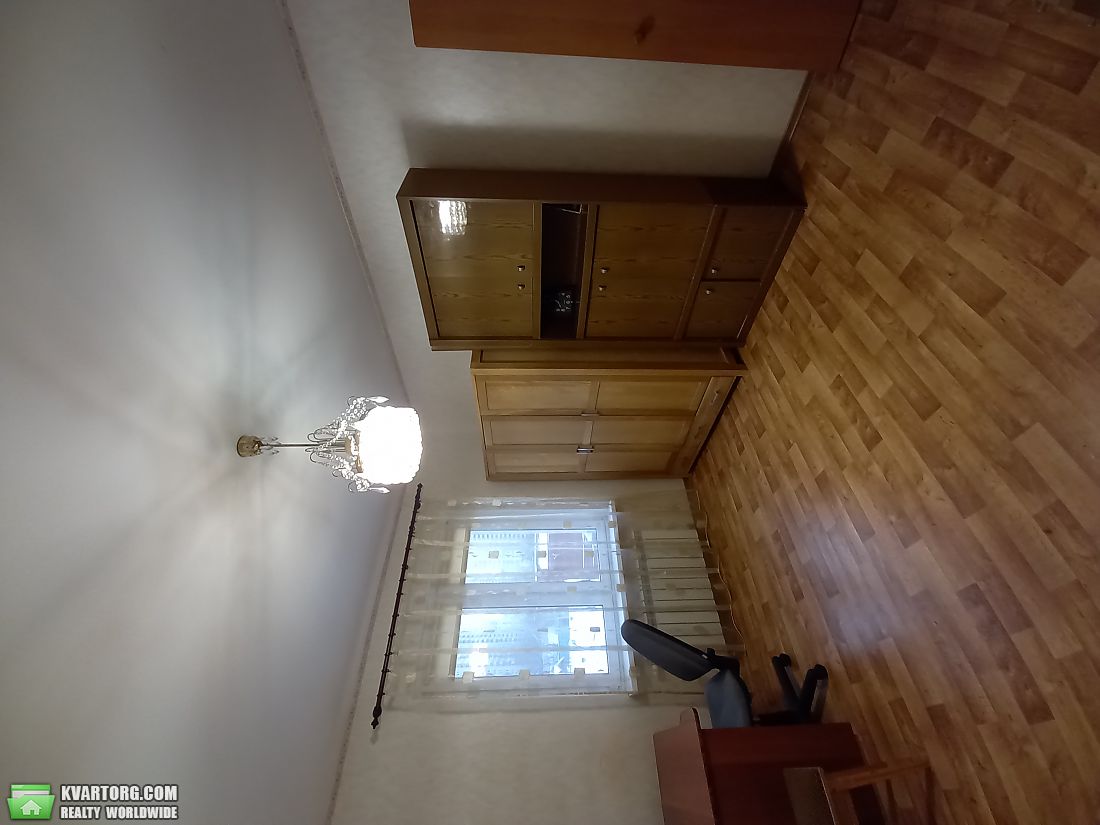 Rent out 3-room apartment. Киев, Урловская — photo 4