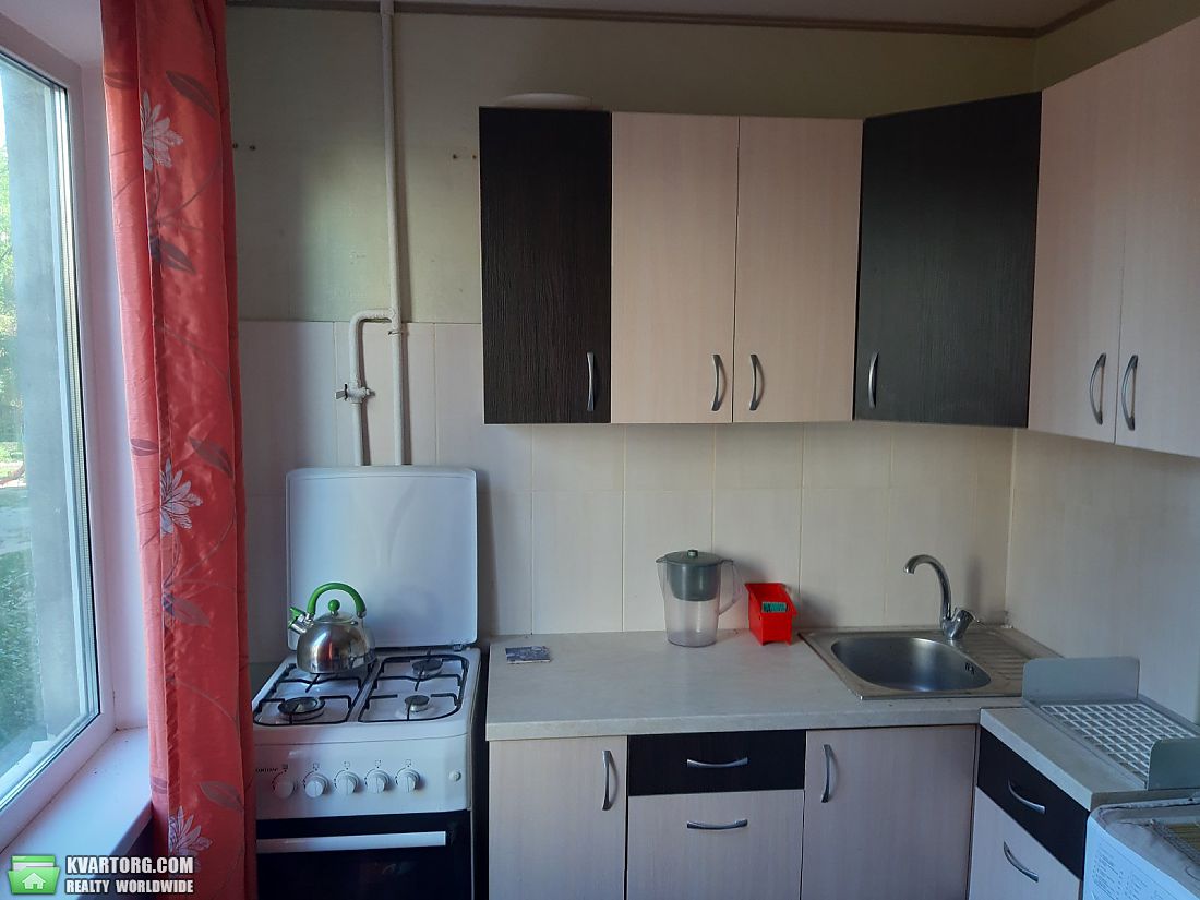 Rent out 1-room apartment. Киев,  Жукова — photo 1