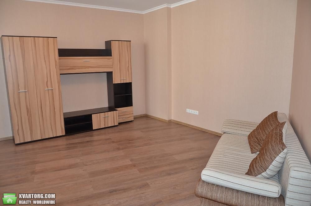 Rent out 2-room apartment. Киев,  Чавдар — photo 5